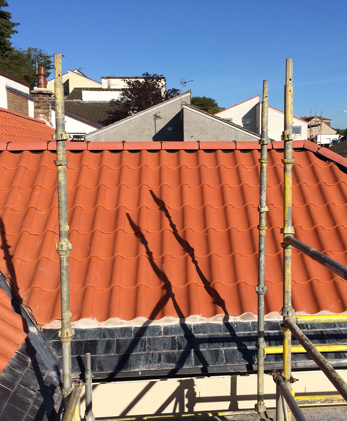 Couverture - Zinguerie - Charpente - Ramonage, contactez GH6 Couverture, entreprise de couverture à Sèvres (92310) dans tous les Hauts-de-Seine (92)